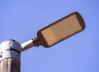 Jandira está cada vez mais iluminada: município alcança 80% de iluminação LED e caminha rumo aos 100%
