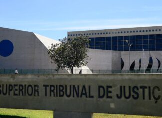 STJ decide que Bonfá e Villa-Lobos podem usar nome Legião Urbana