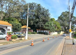 Setram implanta sistema de segregação de faixa em frente ao Templo Zu Lai, em Cotia