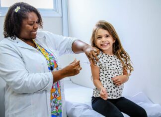 Santana de Parnaíba vacina crianças contra covid-19 e inicia campanha de imunização contra gripe