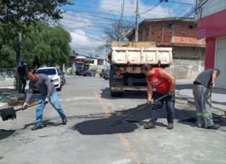 Jandira realiza operação ‘tapa buraco’