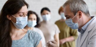Jandira começa a aplicar 3ª Dose da Vacina contra a Covid-19 em pessoas com 18 anos ou mais