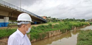 Em mais uma ação preventiva em Jandira, Doutor Sato realiza limpeza do Rio Barueri-Mirim