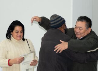 Jandira: Doutor Sato entrega cerca de 50 títulos de propriedade aos beneficiários do Jd. Alvorada em 2ª chamada