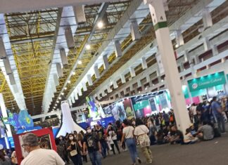 Bienal Internacional do Livro reúne milhares de pessoas em São Paulo