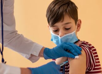 Saúde de Jandira tem vacinação contra meningite ACWY e HPV disponível em todas as UBSs