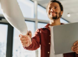 Casa do Trabalhador de Jandira divulga vagas de emprego disponíveis até esta sexta-feira