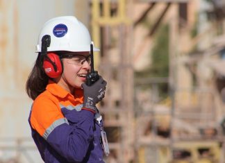 Aura Minerals anuncia recrutamento via Whatsapp para programa de trainee