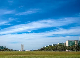 Orçamento de 2025 autoriza 57,8 mil novas vagas no governo federal