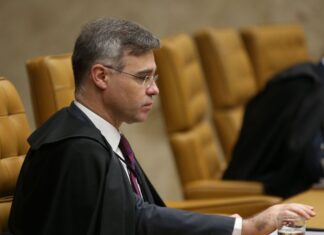 Mendonça pede destaque e duas ações do 8 de janeiro são suspensas