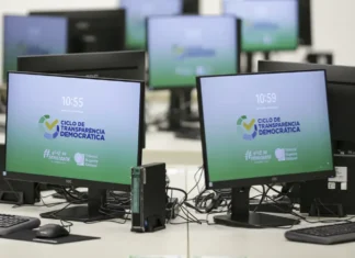 Eleições 2024: PF e universidade fazem teste em urnas eletrônicas