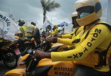 Adiada votação de parecer sobre regras simplificadas para atividade de mototaxistas Adiada votação de parecer sobre regras simplificadas para atividade de mototaxistas