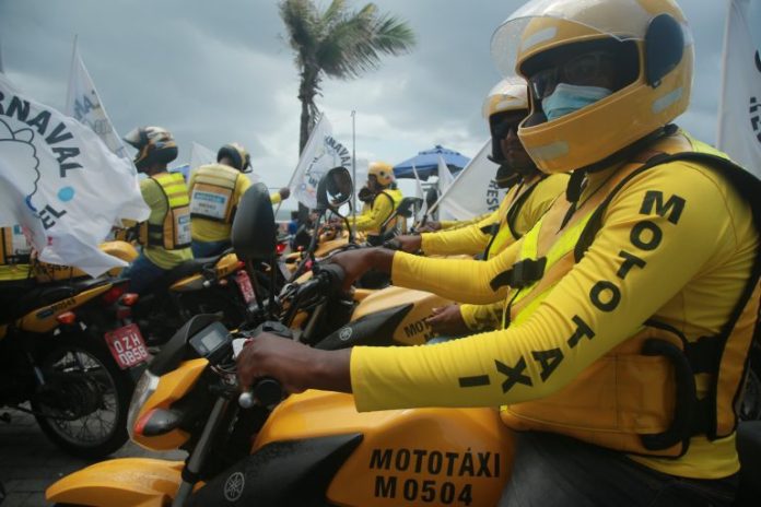 Adiada votação de parecer sobre regras simplificadas para atividade de mototaxistas