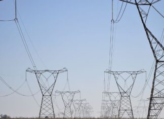Senado aprova projeto para linhas elétricas em terras indígenas
