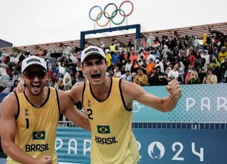 André e George sobram na estreia do vôlei de praia em Paris 2024
