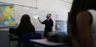 Ano letivo de 2021 começou presencial em 16% dos municípios