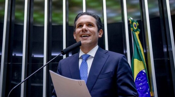 Aprovação de projetos para prevenir casos de violência contra a mulher é destaque na semana Aprovação de projetos para prevenir casos de violência contra a mulher é destaque na semana