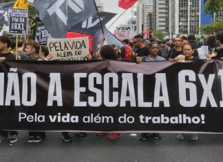 Manifestantes vão às ruas pelo fim da escala de trabalho 6×1