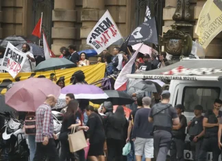 Manifestação pede saída do secretário de Segurança Pública de SP