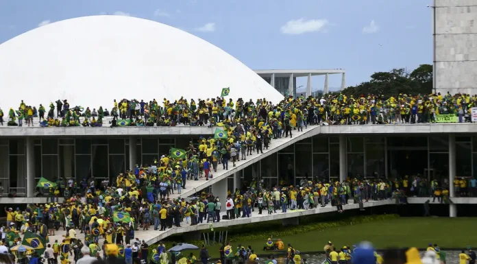 Associação de Juristas lança campanha contra anistia a golpistas