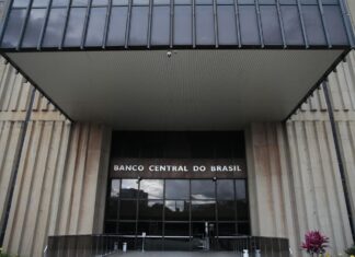 Mercado financeiro aumenta previsão de inflação para este ano