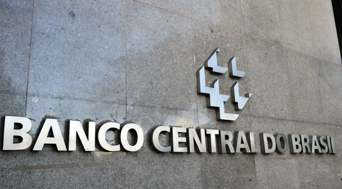 BC recebe documentos de pedido de compra do Banco Master pelo BRB