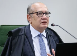 Mães de crianças menores de 12 anos poderão cumprir prisão domiciliar
