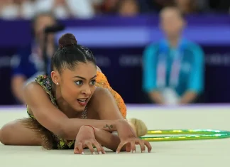 Babi Domingos fica em 10º na final individual da ginástica rítmica