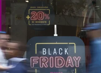 Nove em cada dez brasileiros pretendem comprar algo na Black Friday
