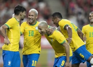 Brasil goleia Coreia do Sul por 5 a 1, com dois de pênalti de Neymar