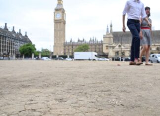 Reino Unido emite alerta de calor extremo; Temperaturas podem provocar emergência nacional