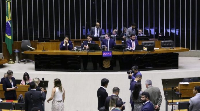 Câmara analisa projeto de combate ao crime organizado; acompanhe Câmara analisa projeto de combate ao crime organizado; acompanhe