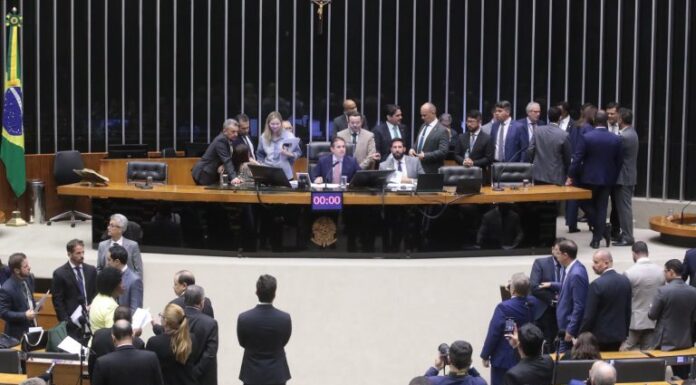 Câmara analisa projeto que cria o Dia Nacional das Defensoras e Defensores de Direitos Humanos; acompanhe Câmara analisa projeto que cria o Dia Nacional das Defensoras e Defensores de Direitos Humanos; acompanhe