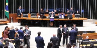 Câmara aprova campanha de primeiros socorros contra asfixia Câmara aprova campanha de primeiros socorros contra asfixia