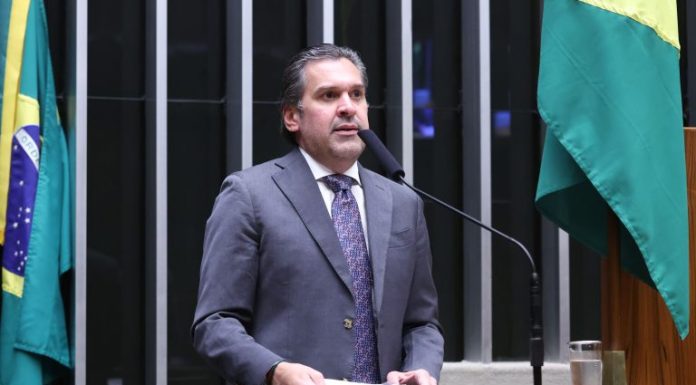 Câmara aprova exceções às regras fiscais para benefícios e despesas de 2026 Câmara aprova exceções às regras fiscais para benefícios e despesas de 2026