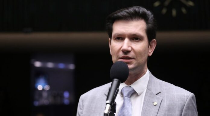 Câmara aprova medidas para coibir “golpe do falso advogado” Câmara aprova medidas para coibir "golpe do falso advogado"