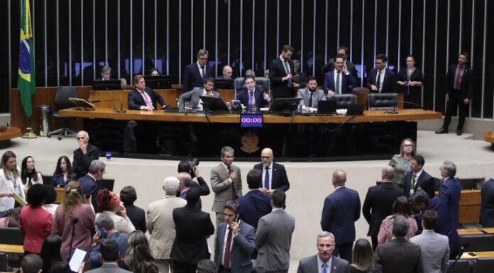Câmara aprova política de prevenção e enfrentamento da violência nas escolas Câmara aprova política de prevenção e enfrentamento da violência nas escolas