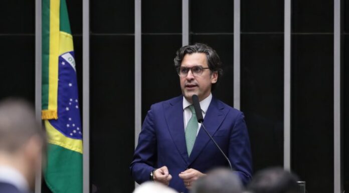 Câmara aprova projeto que aumenta de 513 para 531 o número de deputados federais Câmara aprova projeto que aumenta de 513 para 531 o número de deputados federais