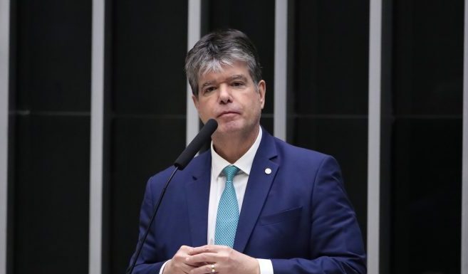 Câmara aprova projeto que proíbe uso de animais em testes de cosméticos Câmara aprova projeto que proíbe uso de animais em testes de cosméticos