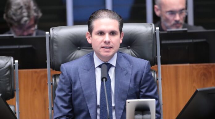 Câmara aprova regime de urgência para dez projetos de lei Câmara aprova regime de urgência para dez projetos de lei