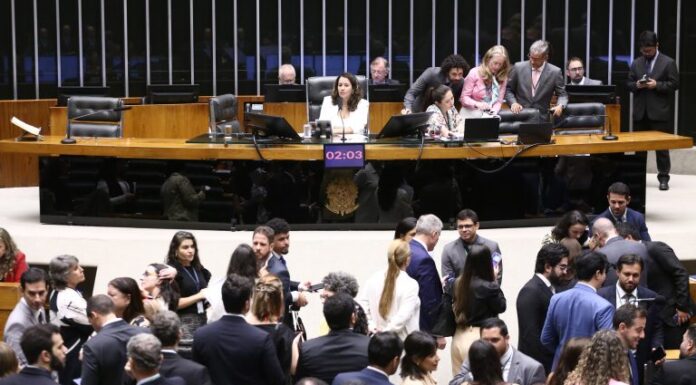 Câmara aprova regime de urgência para sete projetos de lei Câmara aprova regime de urgência para sete projetos de lei
