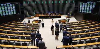 Câmara aprova seis medidas provisórias com créditos extras; textos seguem para o Senado Câmara aprova seis medidas provisórias com créditos extras; textos seguem para o Senado