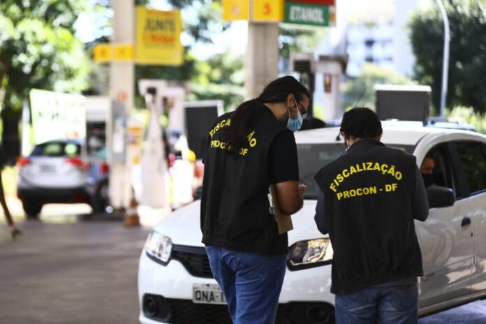 Câmara deve votar na próxima semana projetos para conter alta dos combustíveis Câmara deve votar na próxima semana projetos para conter alta dos combustíveis