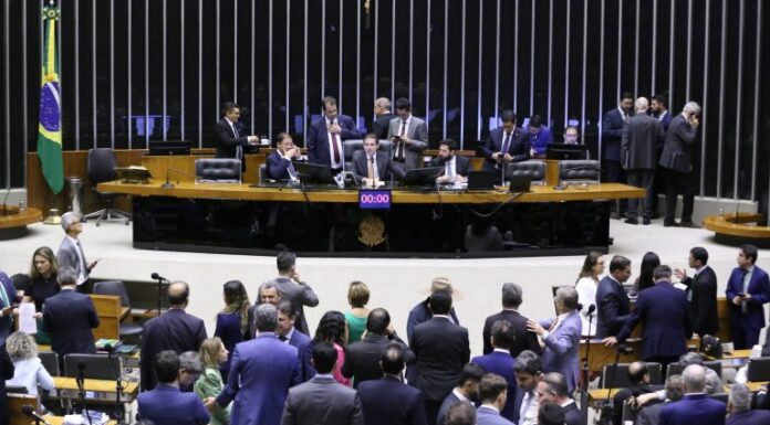 Câmara entra com ação para questionar decisão do STF no caso Ramagem Câmara entra com ação para questionar decisão do STF no caso Ramagem