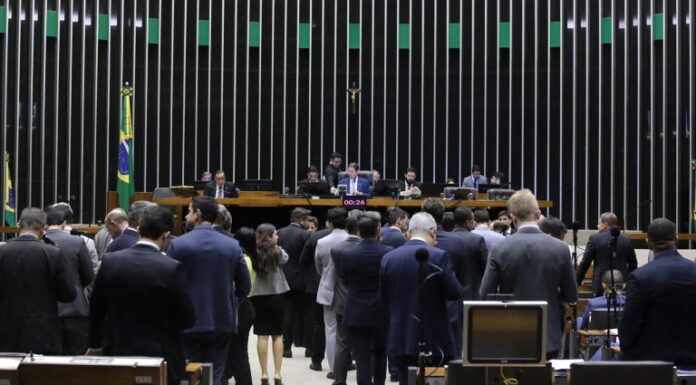 Câmara inicia votações desta quinta; acompanhe Câmara inicia votações desta quinta; acompanhe