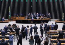 Câmara pode votar programa para desenvolver indústria de fertilizantes Câmara pode votar programa para desenvolver indústria de fertilizantes