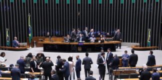 Câmara pode votar programa para desenvolver indústria de fertilizantes Câmara pode votar programa para desenvolver indústria de fertilizantes