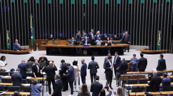 Câmara pode votar programa para desenvolver indústria de fertilizantes Câmara pode votar programa para desenvolver indústria de fertilizantes