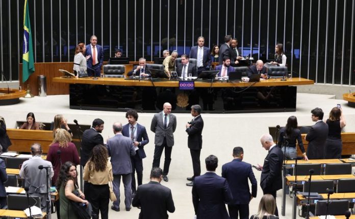 Câmara pode votar projeto que regulamenta uso de câmeras de reconhecimento facial