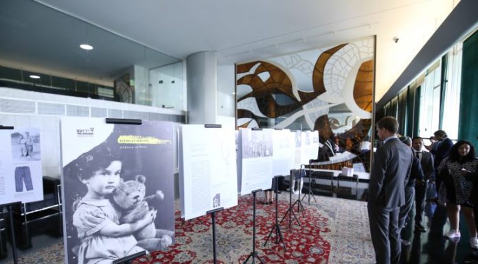Câmara sedia evento em memória das vítimas do Holocausto Câmara sedia evento em memória das vítimas do Holocausto
